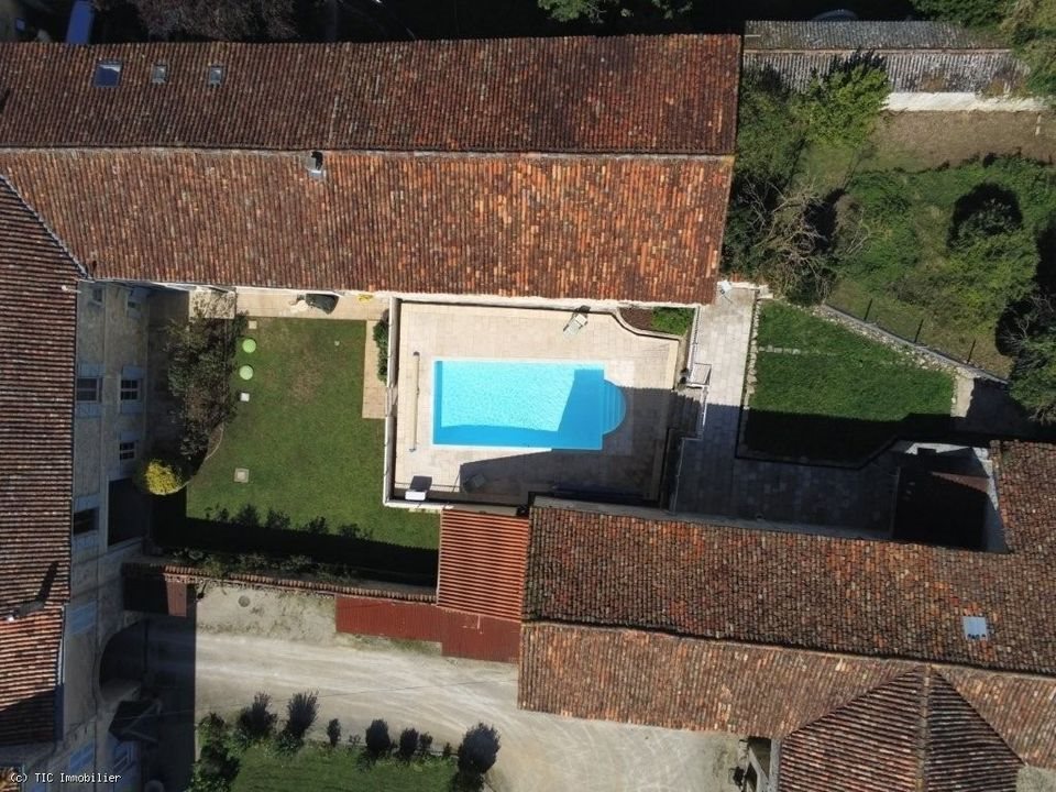 Maison à vendre, 392m², Aigre
