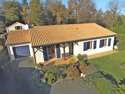 Maison 6 pièces 140 m² · à Charroux · 140 m² · 207 440 €