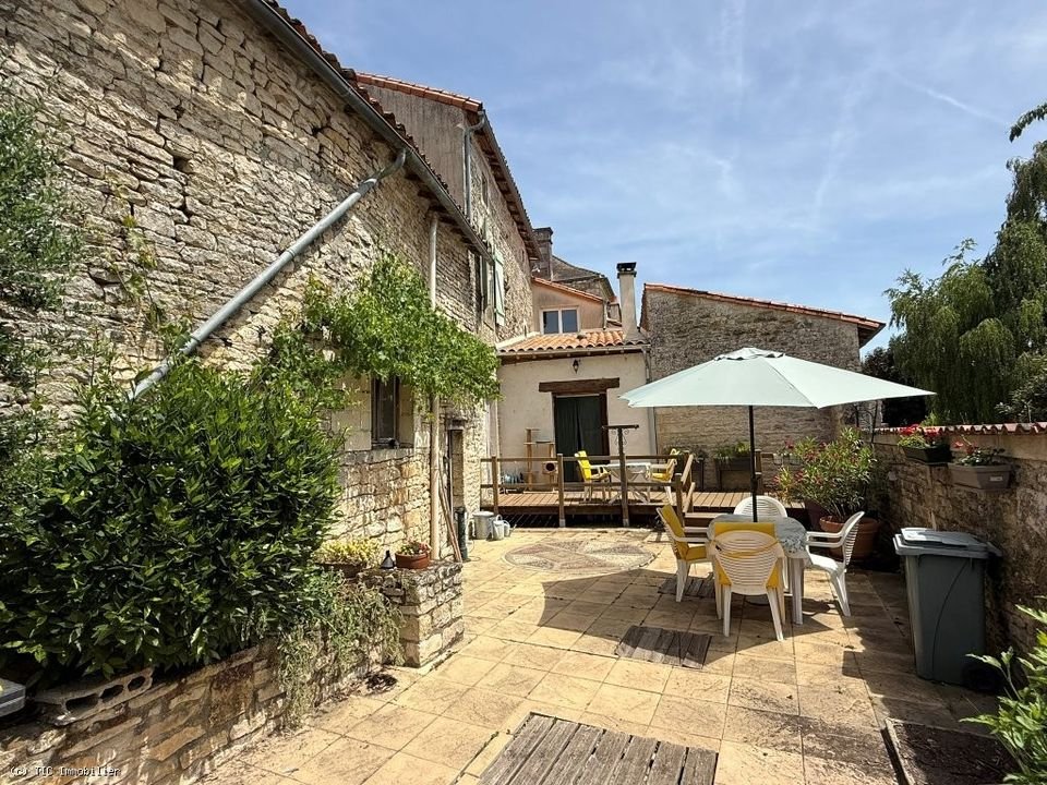 Maison à vendre, 237m², Brettes