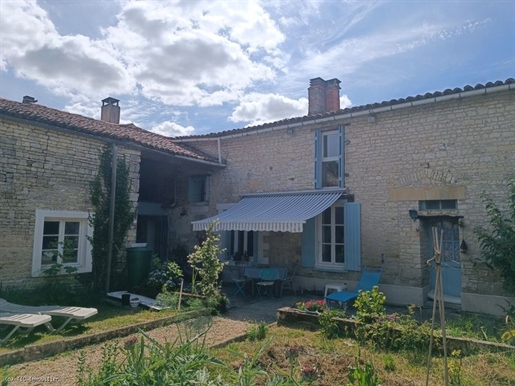 7 pièces 152 m² · à Fontaine-Chalendray · 152 m² · 150 500 €