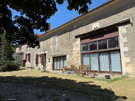 Maison 7 pièces 183 m² · à Villefagnan · 183 m² · 145 150 €