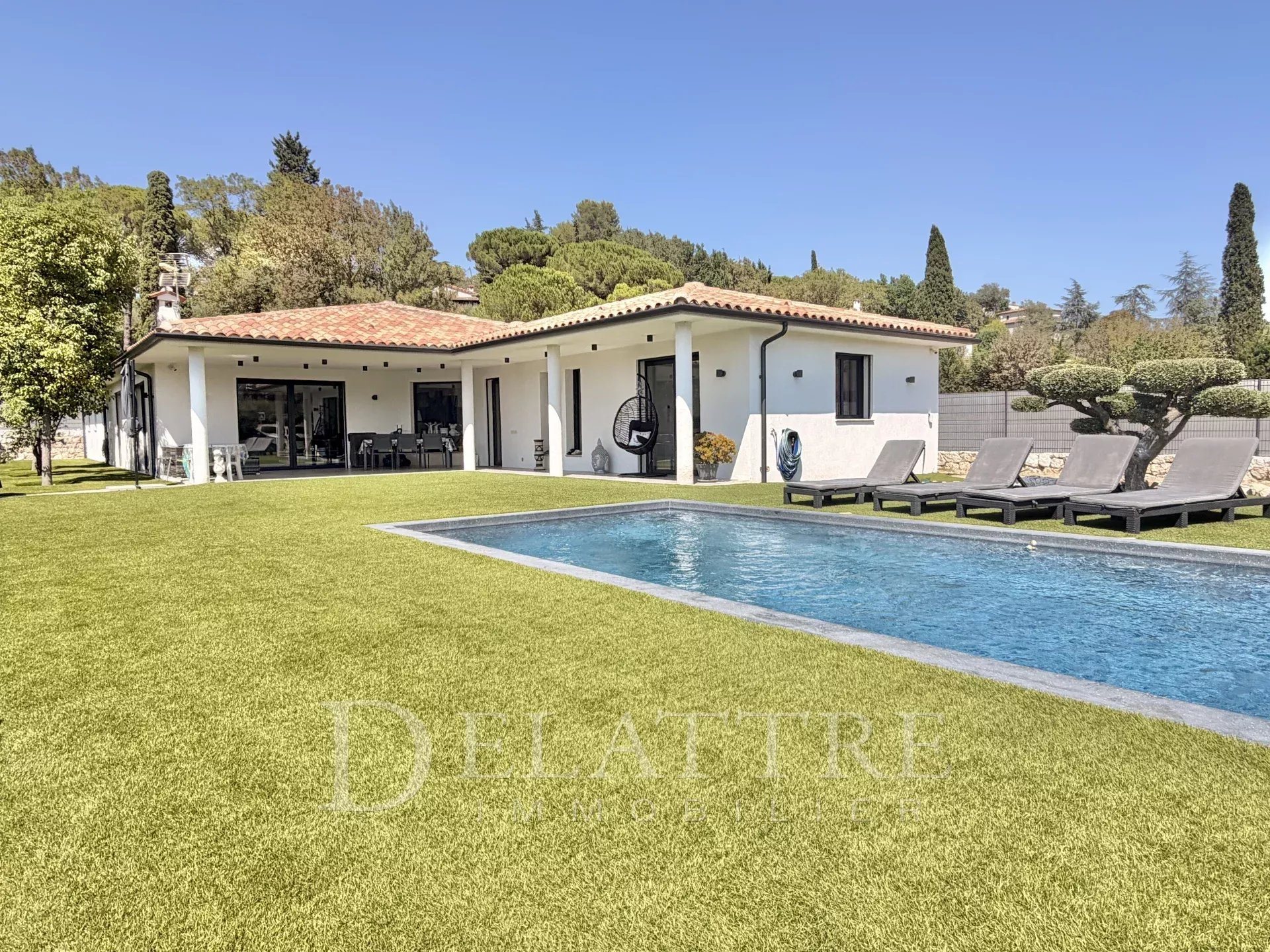 Maison à vendre, 220m², La Roquette-sur-Siagne