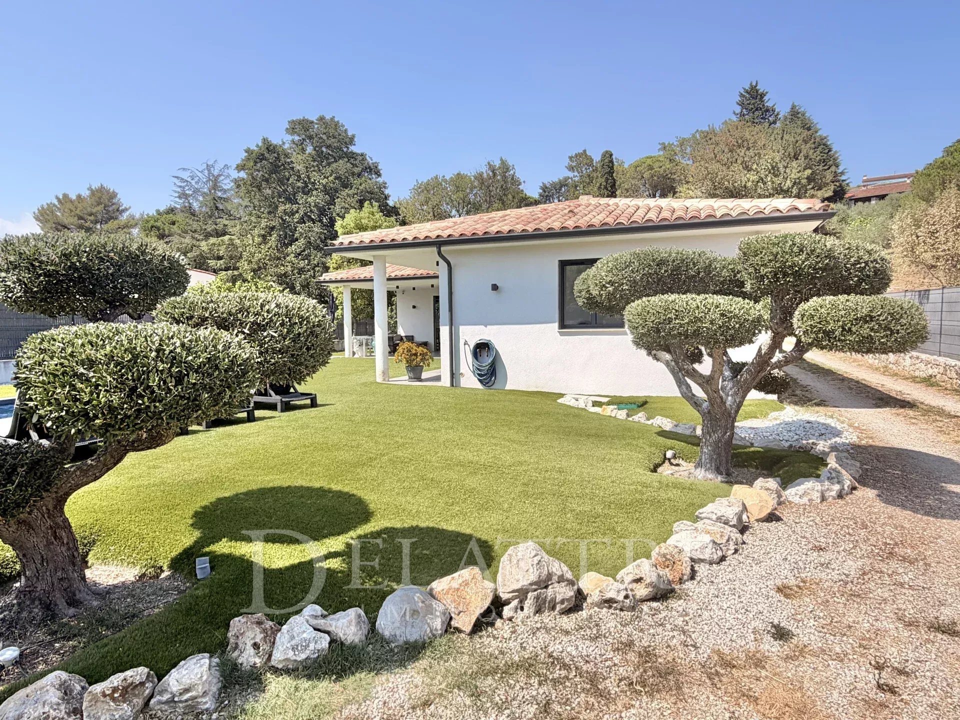 Maison à vendre, 220m², La Roquette-sur-Siagne
