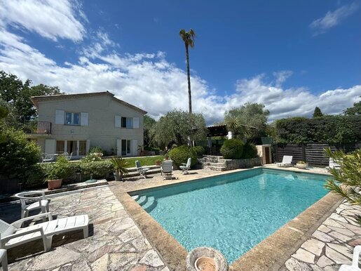Maison 5 pièces 136 m² · à Opio · 136 m² · 890 000 €