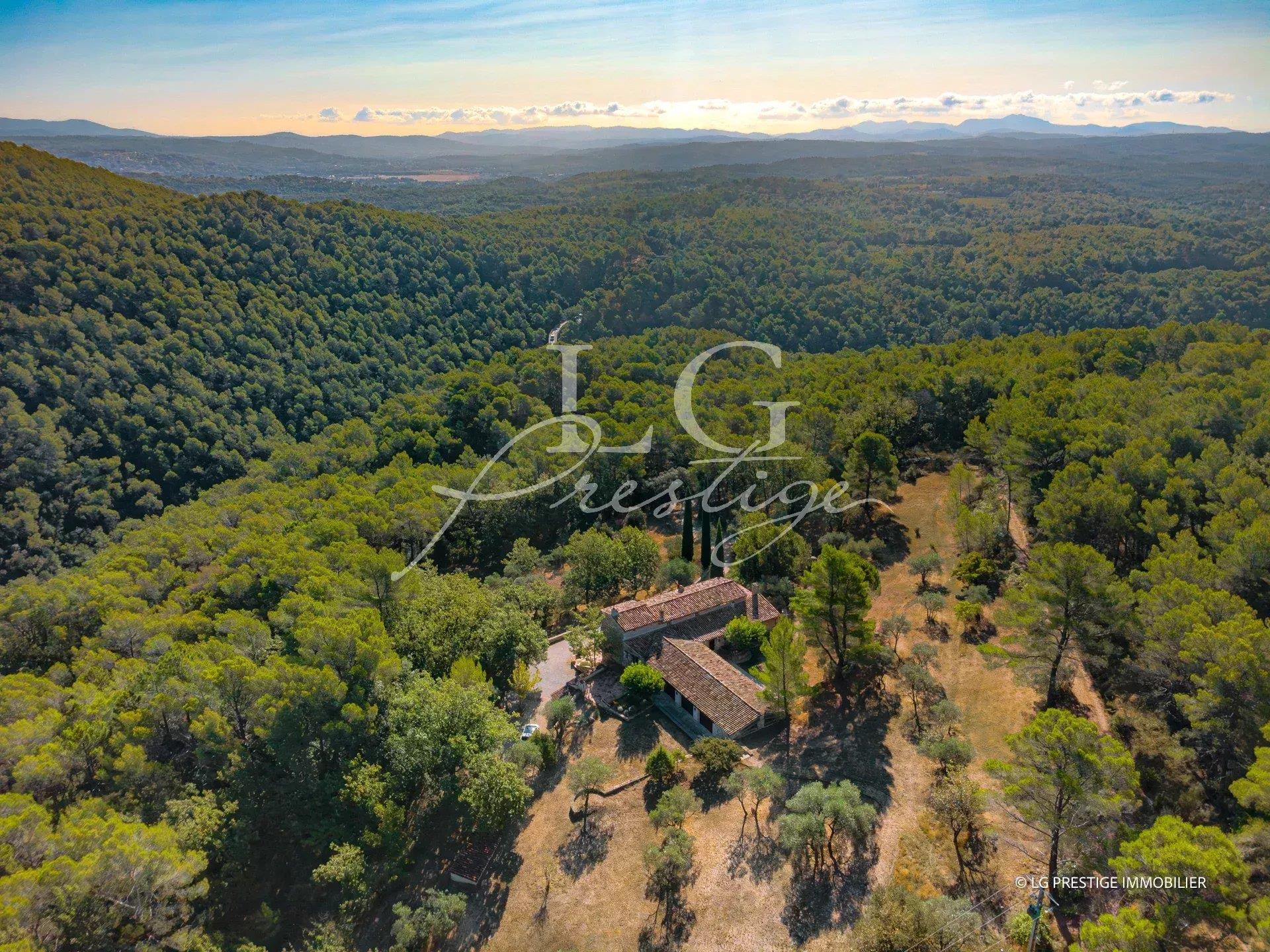 Maison à vendre, 401m², Seillans