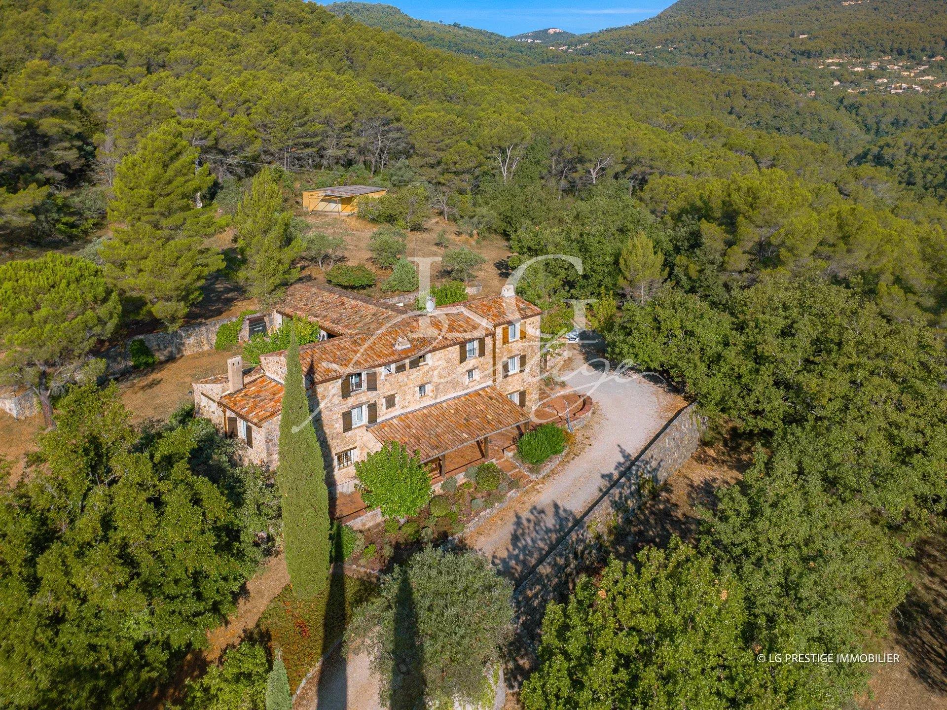 Maison à vendre, 401m², Seillans