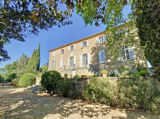 Maison 21 pièces 450 m² · à Clermont-l'Hérault · 450 m² · 798 000 €