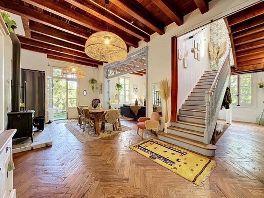 Maison 9 pièces 300 m² · à Clermont-l'Hérault · 300 m² · 640 000 €