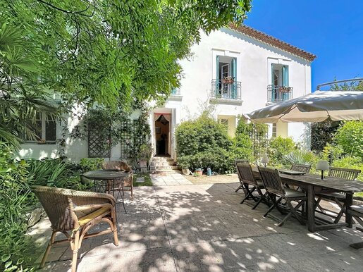 Maison 15 pièces 330 m² · à Pézenas · 330 m² · 690 000 €