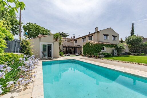 Maison 11 pièces 335 m² · à Pézenas · 335 m² · 550 000 €
