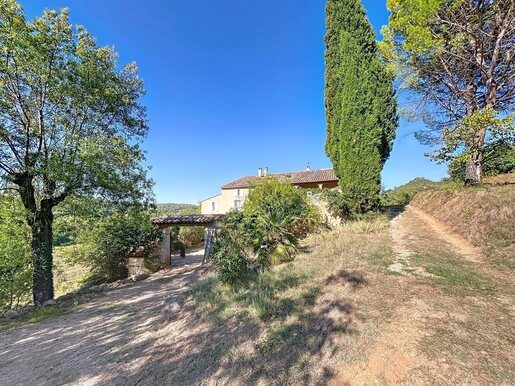17 pièces 350 m² · à Bédarieux · 350 m² · 668 000 €
