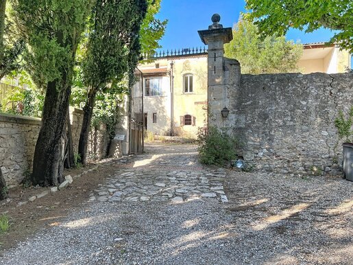 Maison 18 pièces 464 m² · à Bédarieux · 464 m² · 599 000 €