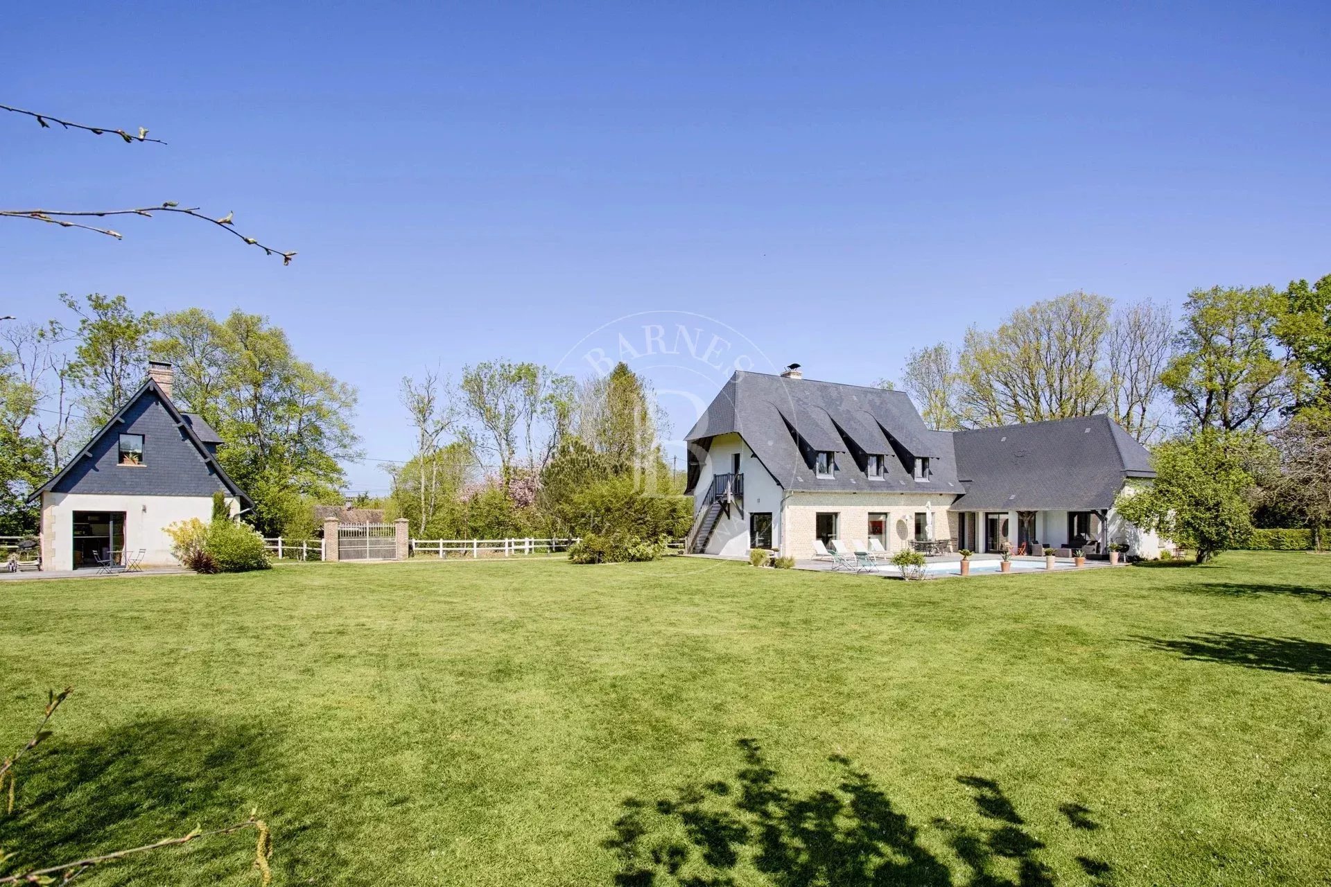 Maison à vendre, 270m², Saint-Pierre-Azif