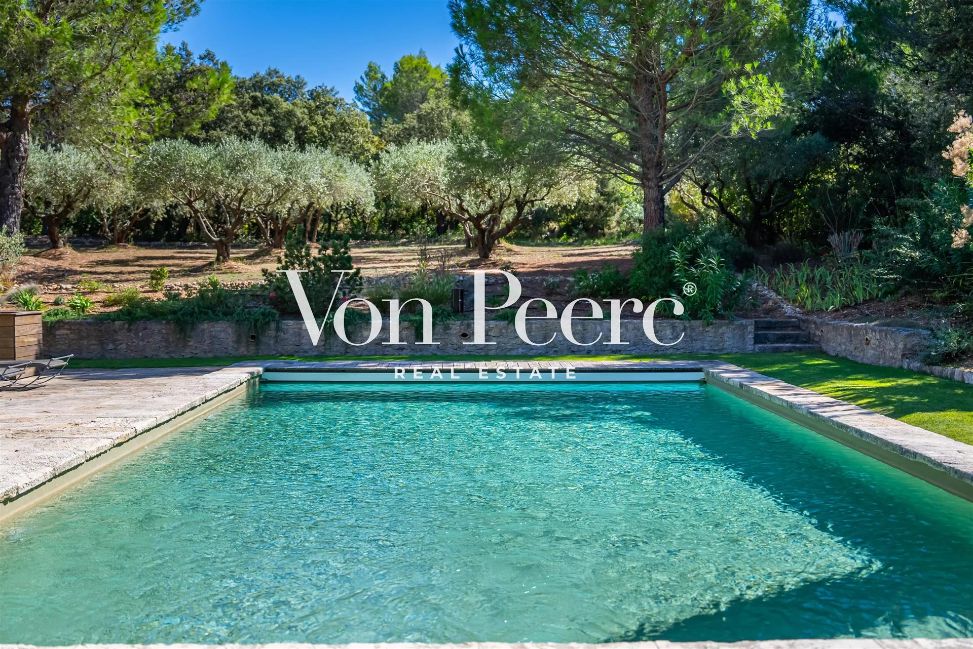 Maison à vendre, 288m², Eygalières