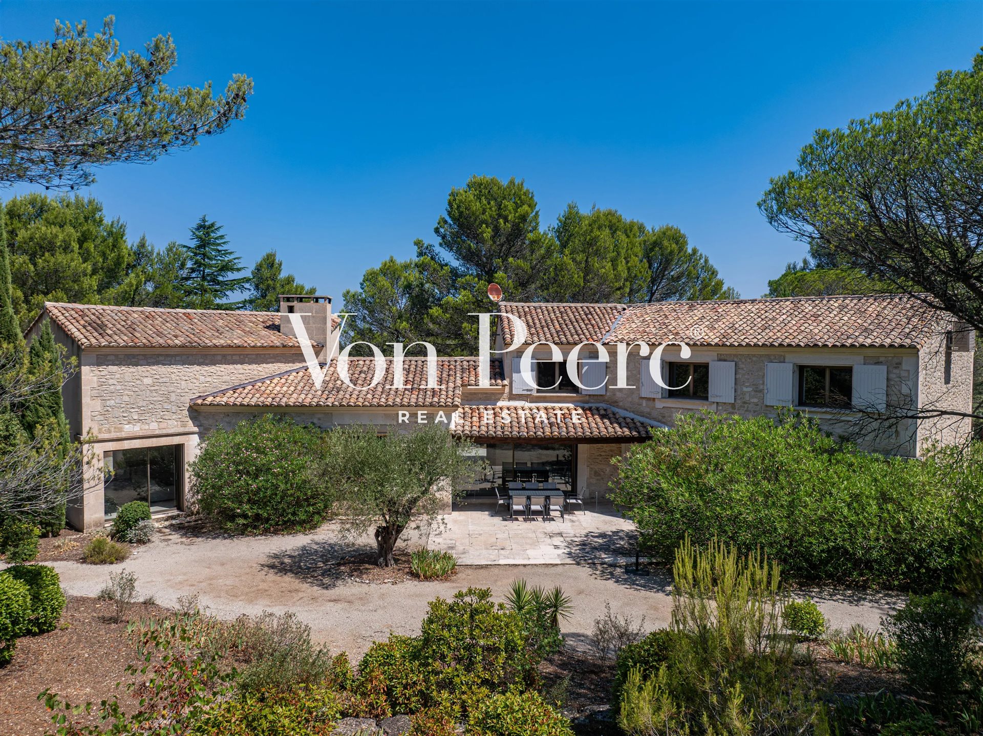 Maison à vendre, 350m², Eygalières