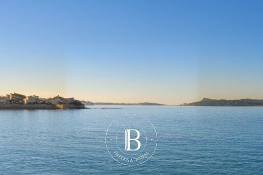 Maison 6 pièces 190 m² · à Six-Fours-les-Plages · 190 m² · 2 540 000 €