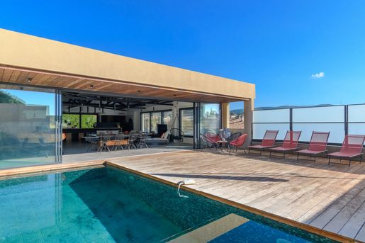 Maison 8 pièces 331 m² · à Bandol · 331 m² · 2 495 000 €