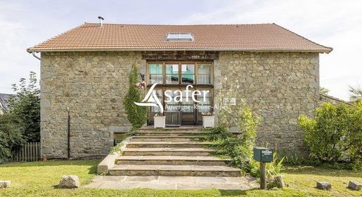 Appartement 11 pièces 322 m² · à Saint-Gervais-d'Auvergne · 322 m² · 399 000 €