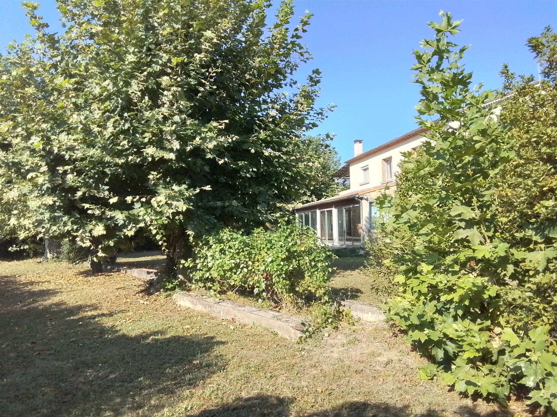 Maison à vendre, 275m², Aubenas