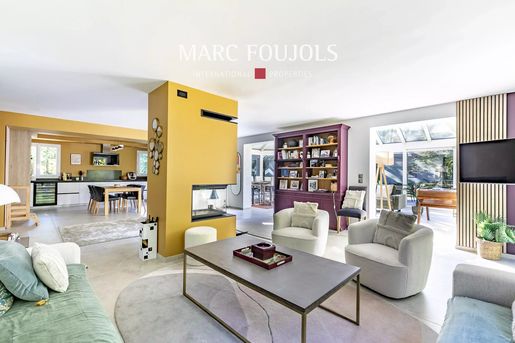 Maison 10 pièces 270 m² · à Lamorlaye · 270 m² · 940 000 €
