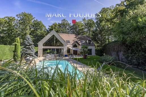 Maison 6 pièces 233 m² · à Lamorlaye · 233 m² · 1 090 000 €