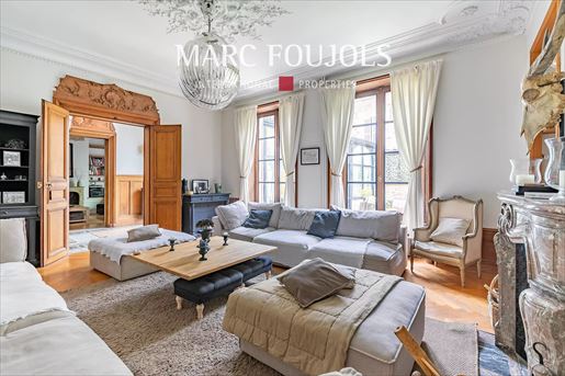 Maison 8 pièces 246 m² · à Senlis · 246 m² · 988 000 €
