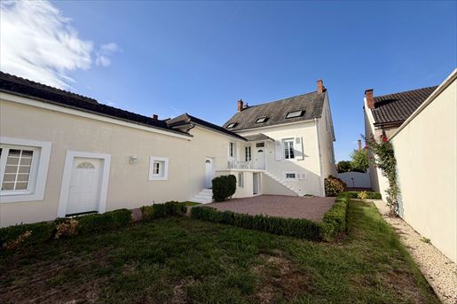 11 pièces 311 m² · à Varennes-sur-Allier · 311 m² · 345 000 €
