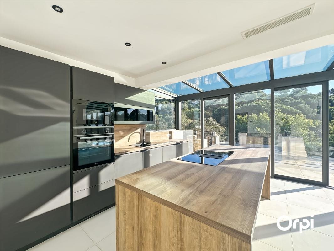 Maison à vendre, 170m², La Croix-Valmer