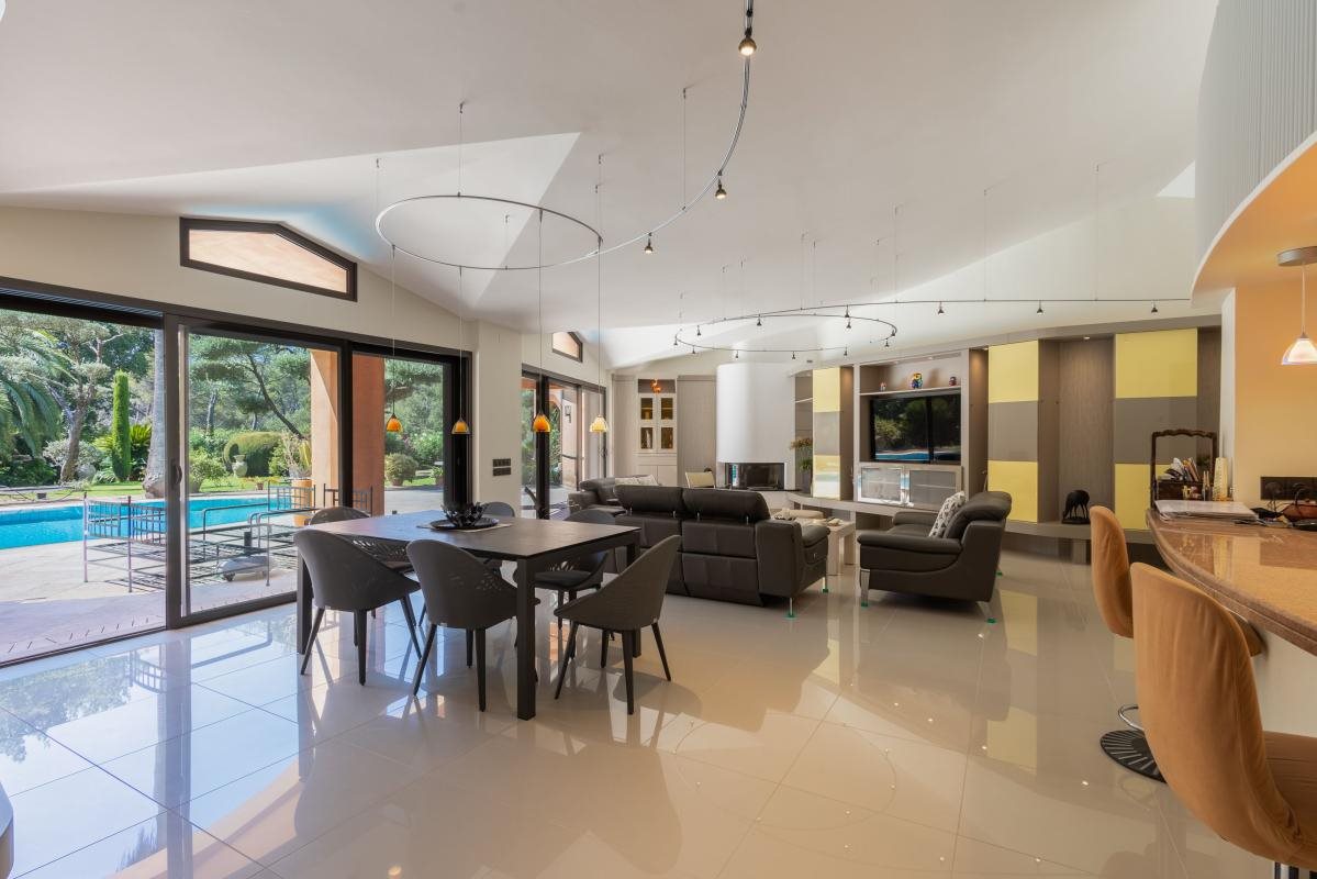 Maison à vendre, 335m², Mougins
