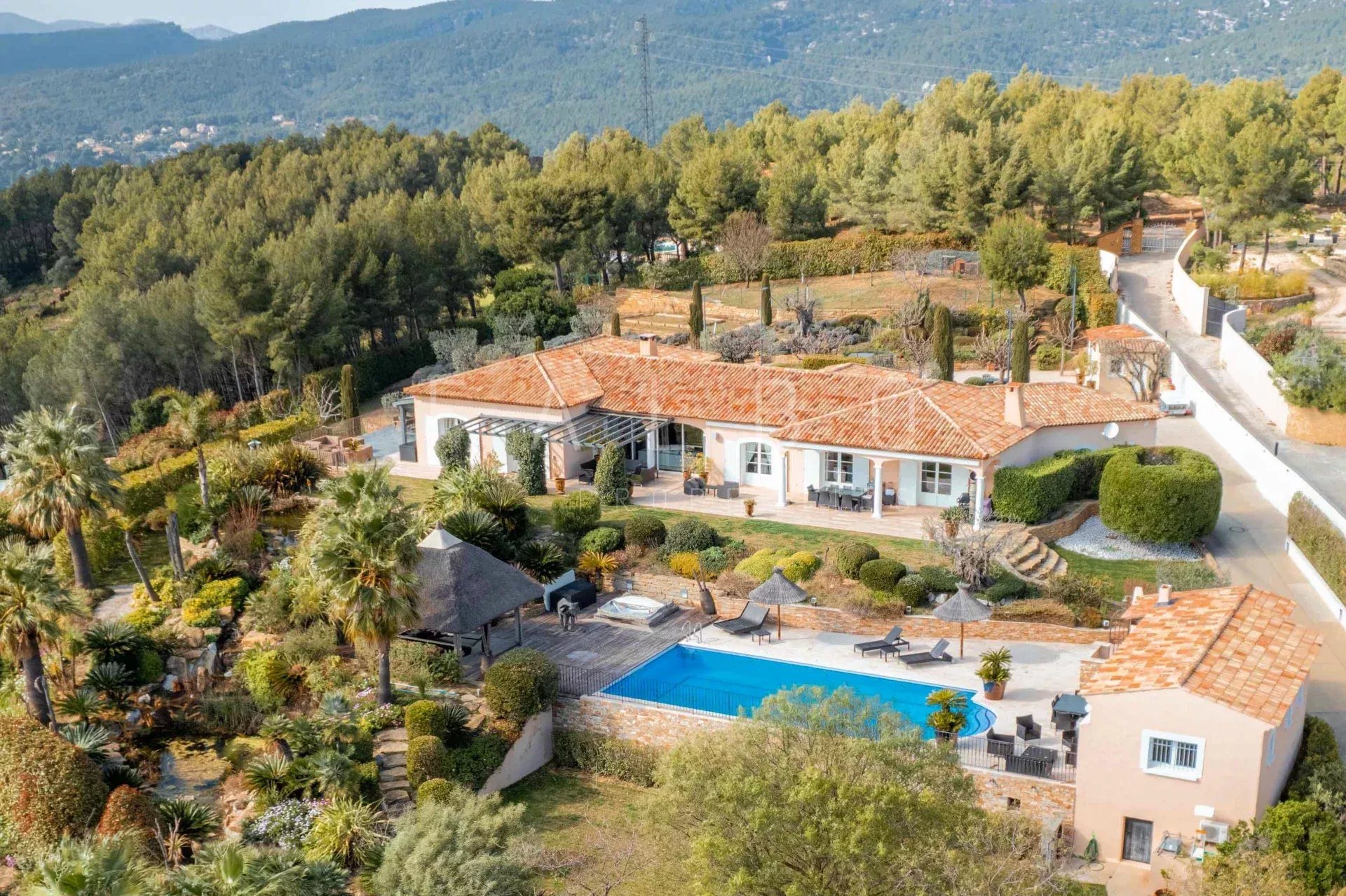 Maison à vendre, 630m², Ceyreste