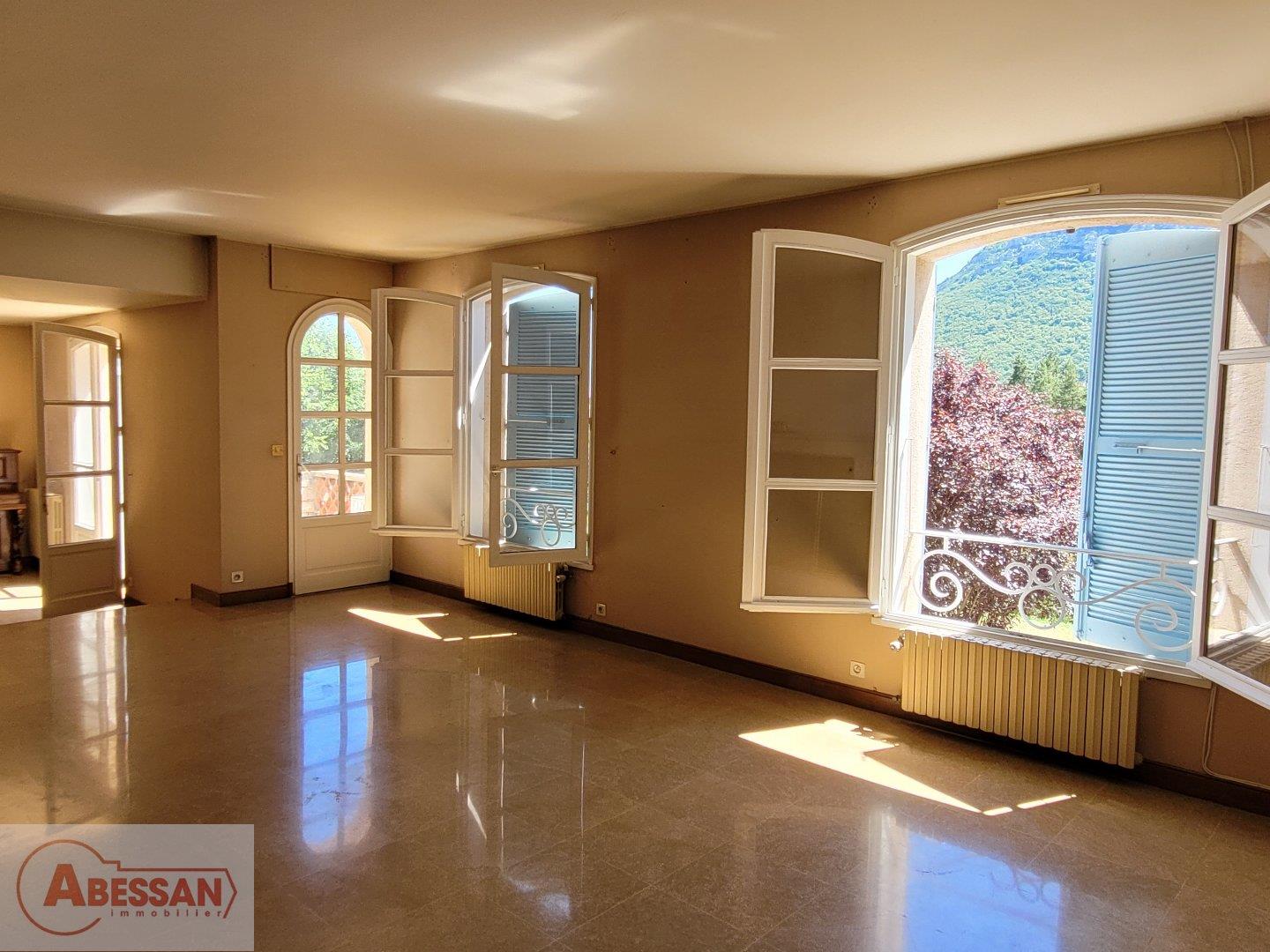 Maison à vendre, 250m², Laragne-Montéglin