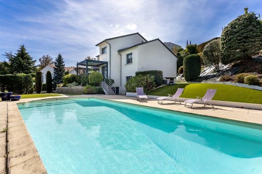 Maison 6 pièces 250 m² · à Royat · 250 m² · 1 190 000 €