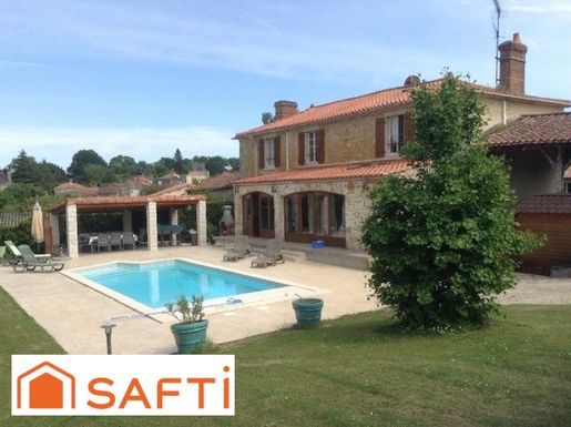 Maison 7 pièces 185 m² · à La Jaudonnière · 185 m² · 365 000 €