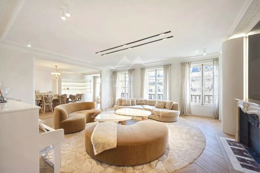 Appartement 7 pièces 191 m² · à Paris 7ème · 191 m² · 5 250 000 €