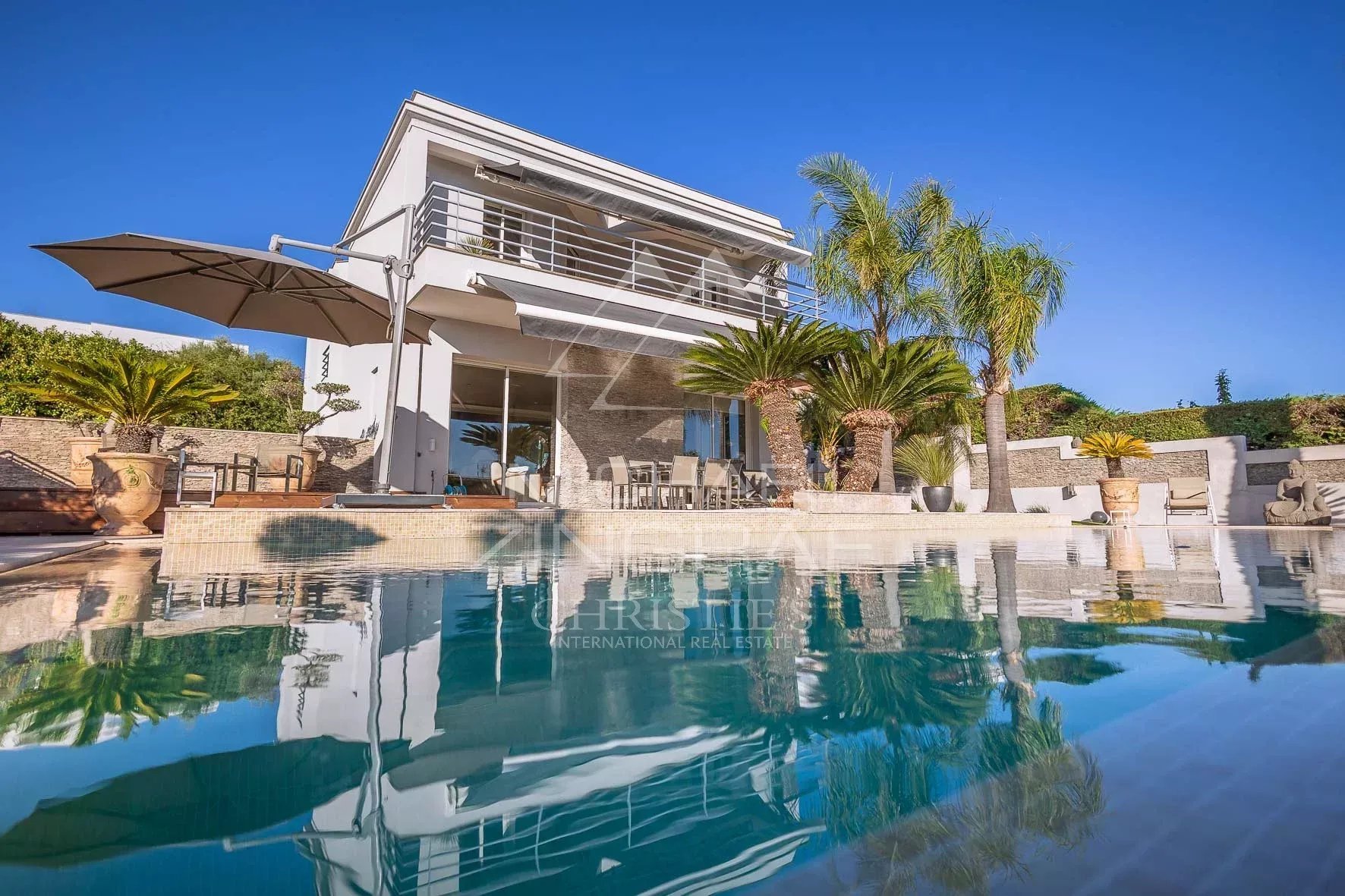 Casa, 238 m², terreno 794 m²