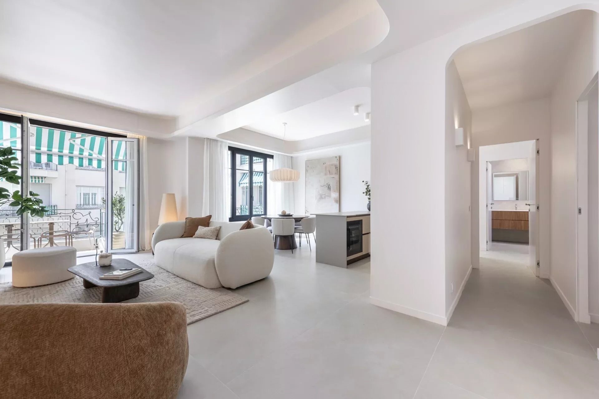 Prestigious 3-Room Apartment on Boulevard Victor Hugo