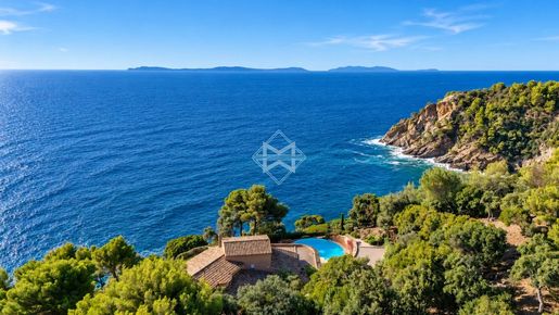 Maison 8 pièces 330 m² · à Rayol-Canadel-sur-Mer · 330 m² · 6 995 000 €