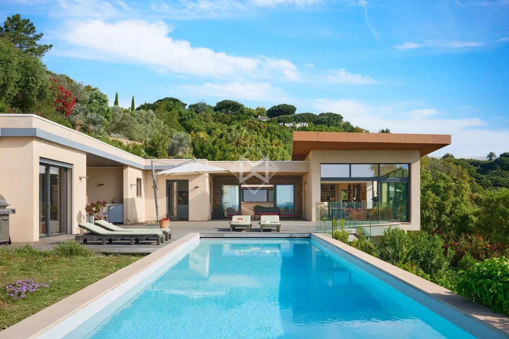 Maison à vendre, 330m², La Croix-Valmer