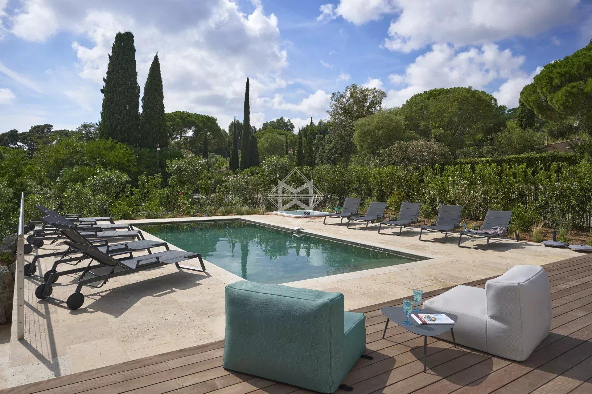 Maison à vendre, 280m², La Croix-Valmer