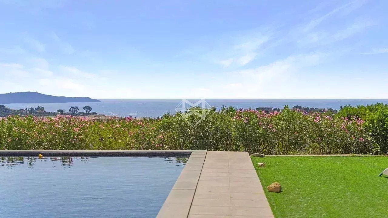 Maison à vendre, 220m², Cavalaire-sur-Mer
