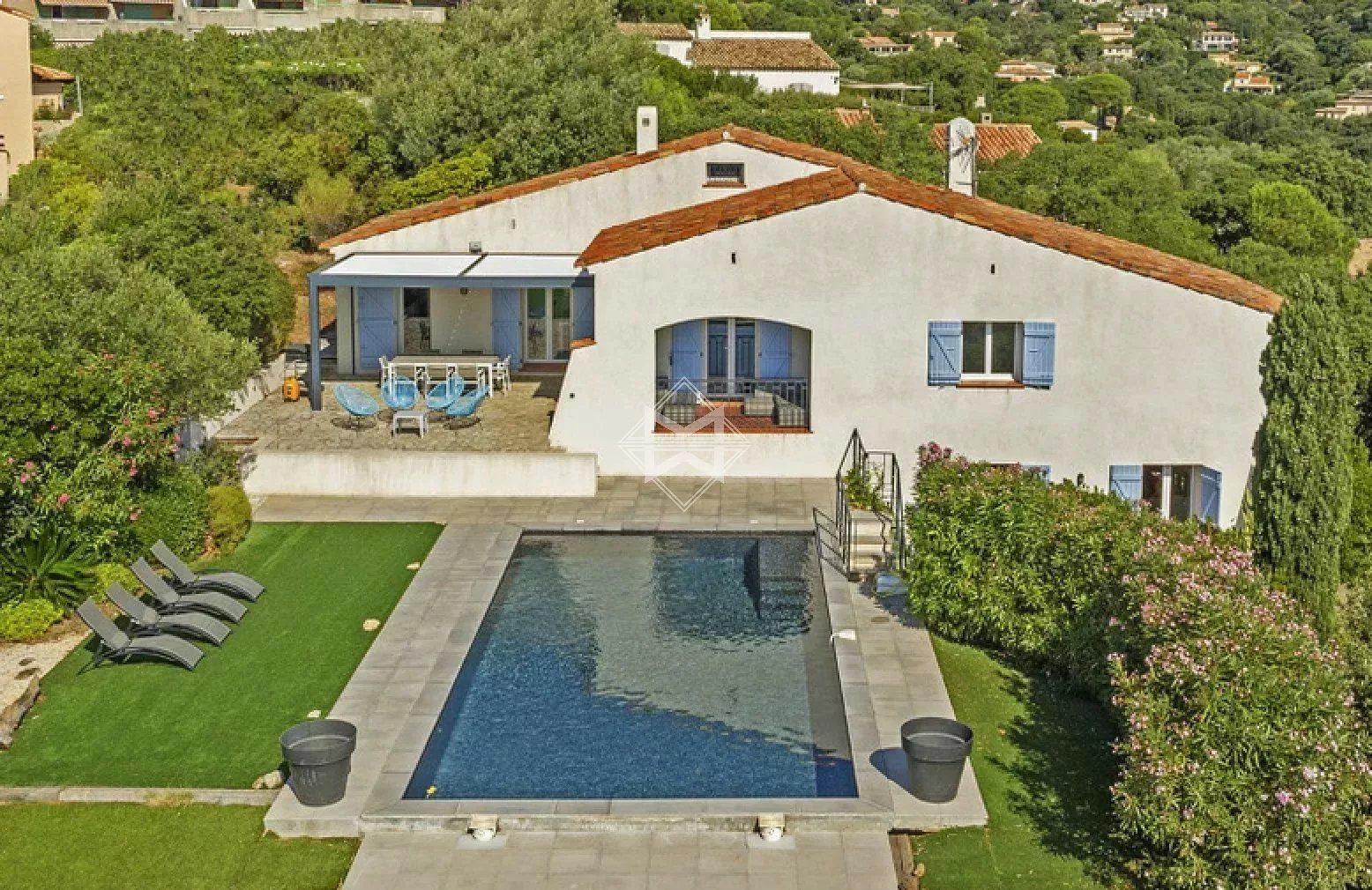 Maison à vendre, 220m², Cavalaire-sur-Mer