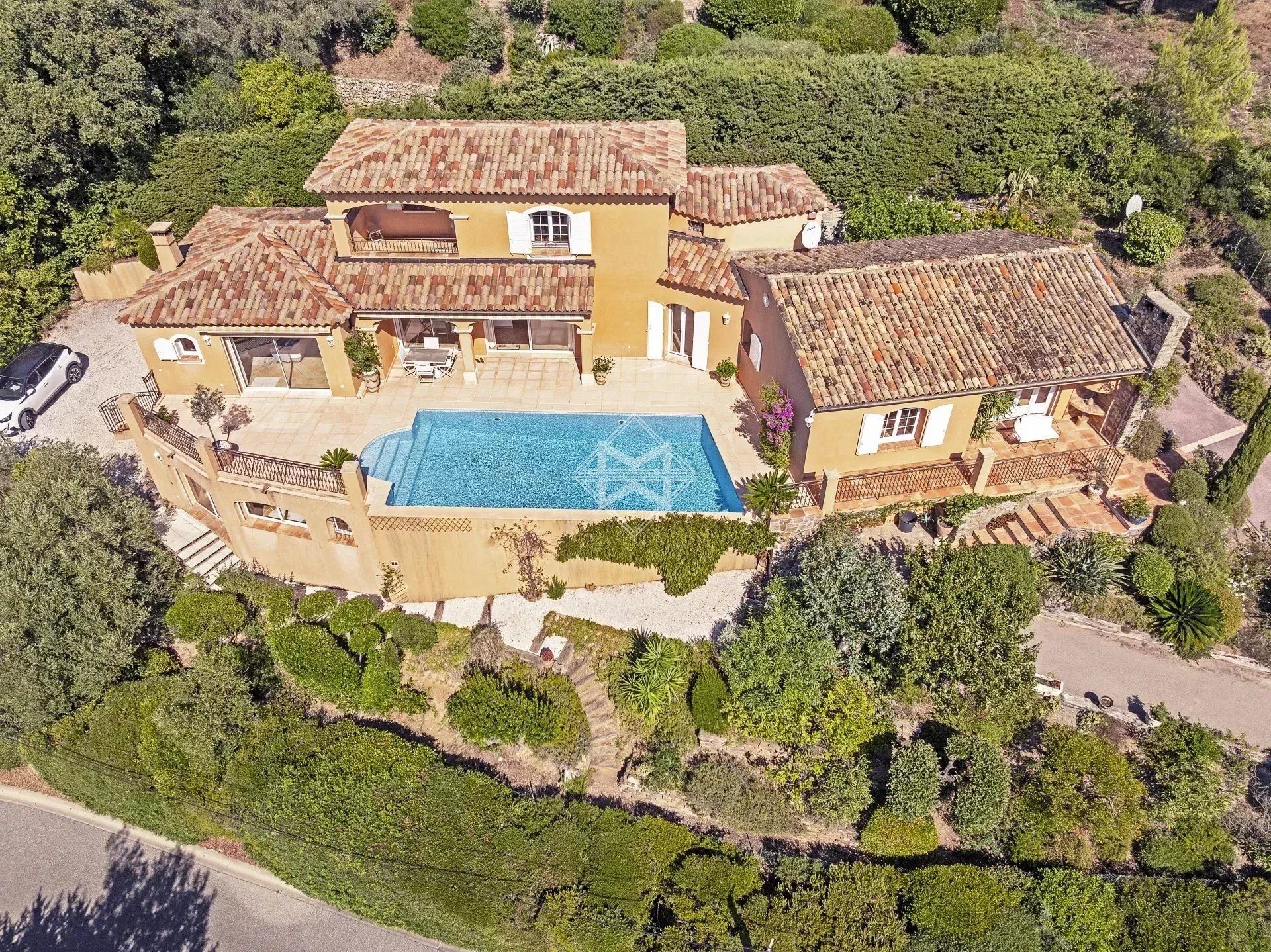 Maison à vendre, 230m², La Croix-Valmer