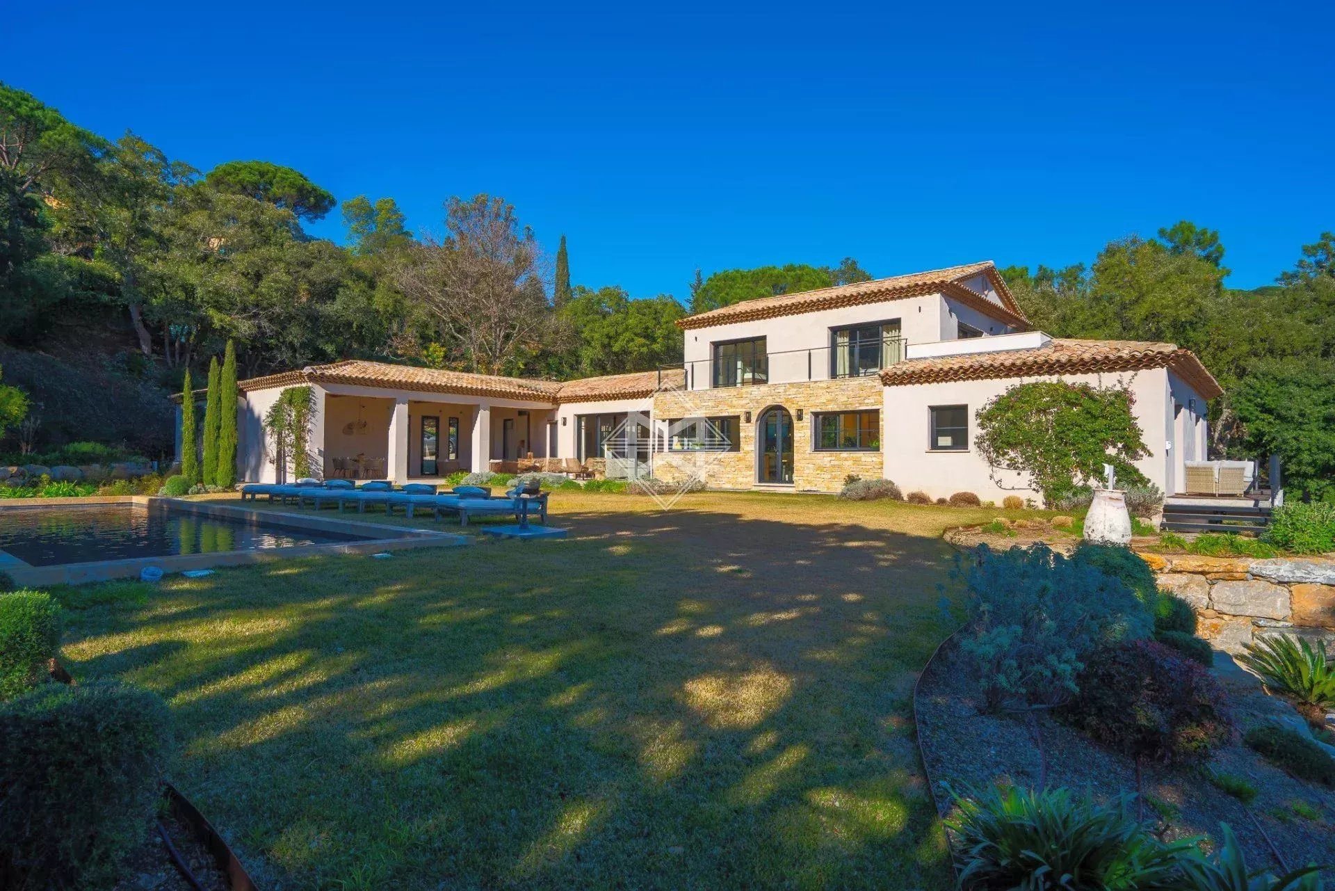 Maison à vendre, 352m², La Croix-Valmer