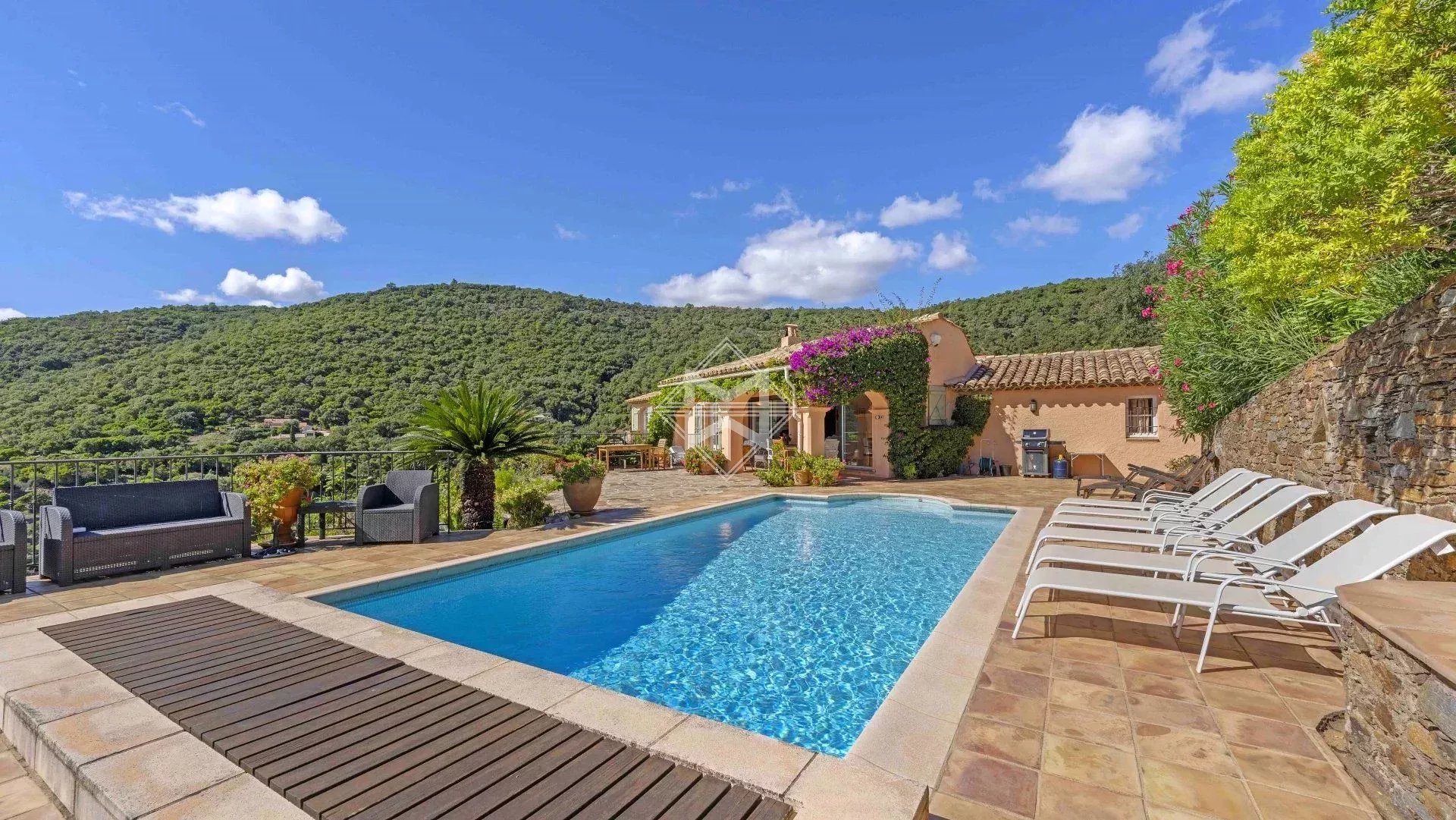 Maison à vendre, 157m², La Croix-Valmer