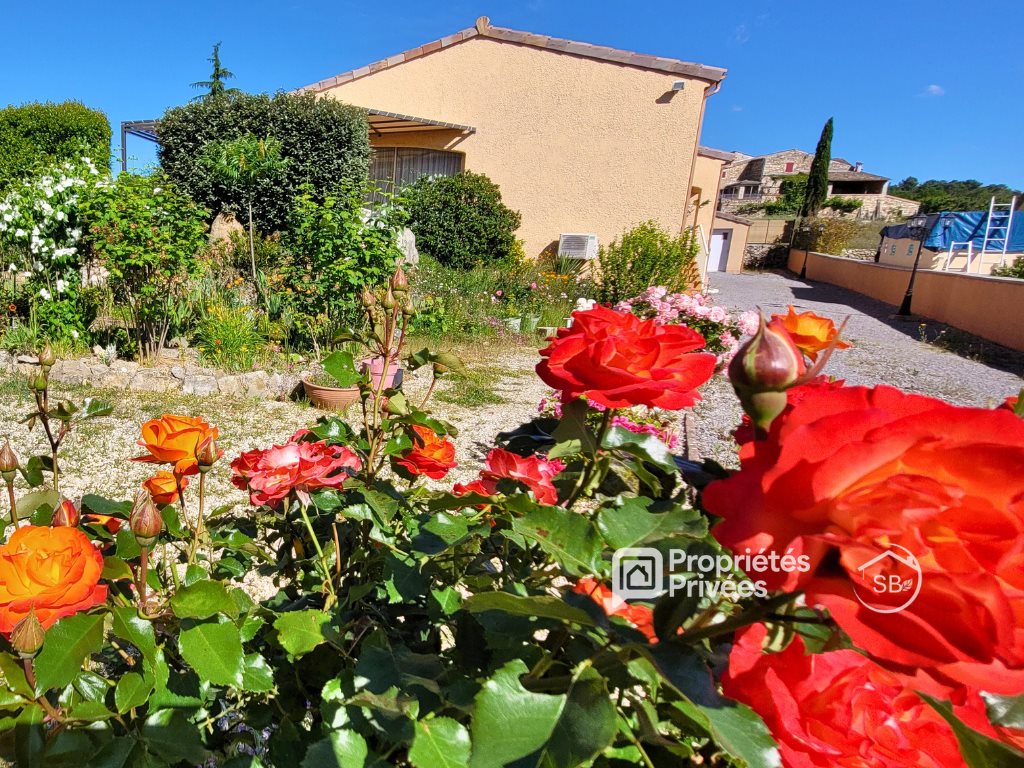 Maison à vendre, 136m², Lablachère