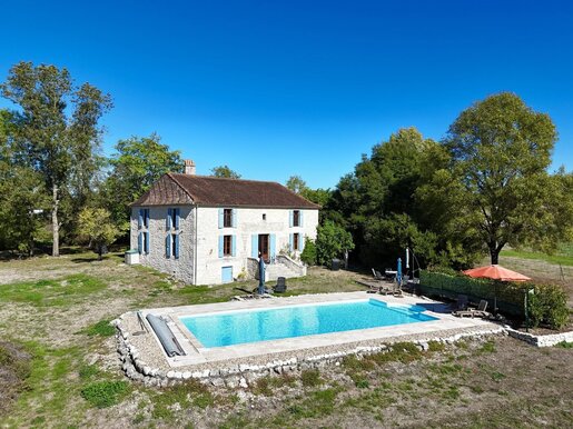 Maison 5 pièces 225 m² · à Eymet · 225 m² · 477 000 €