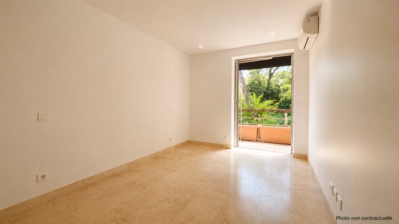 3-room apartment with rooftop and two enclosed garages in Saint Tropez (83) - Mehr