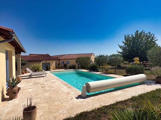 Maison 5 pièces 220 m² · à Sarlat-la-Canéda · 220 m² · 504 000 €