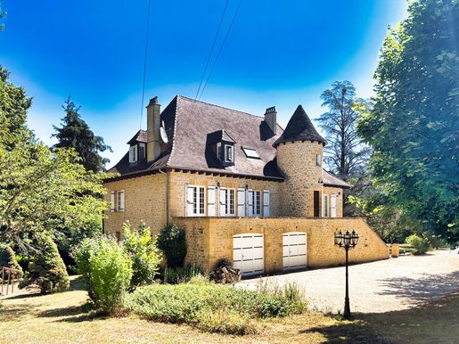 Maison 7 pièces 216 m² · à Sarlat-la-Canéda · 216 m² · 378 000 €