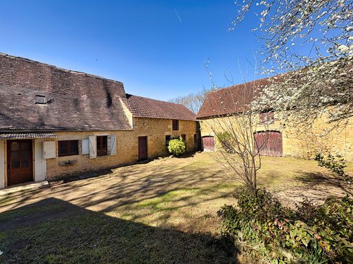 Maison 4 pièces · à Sarlat-la-Canéda · 198 000 €
